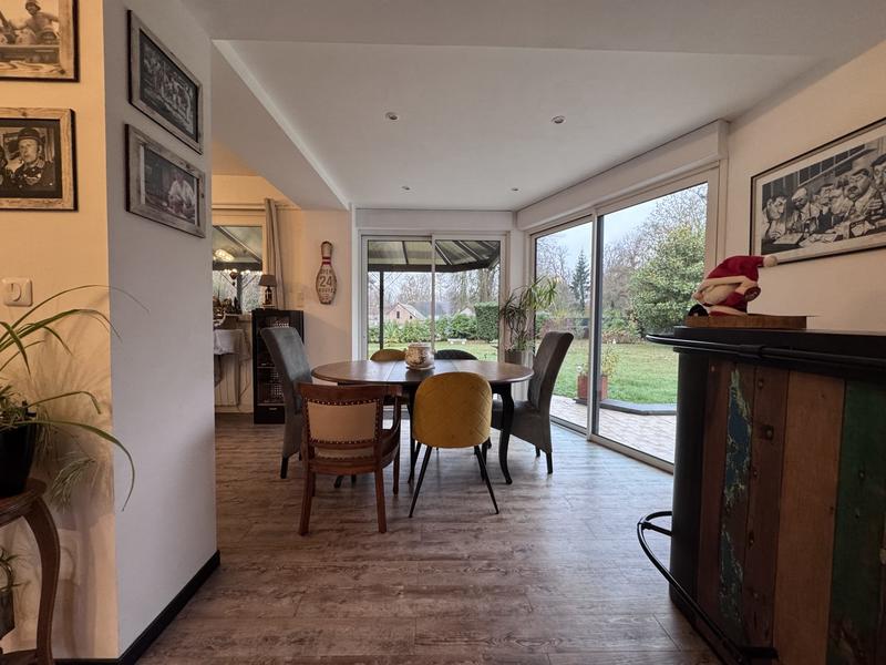 Maison - 180 m² - 8 pièces