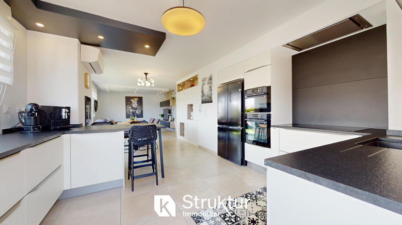 Appartement - 110 m² - 5 pièces