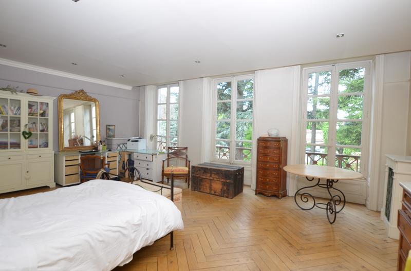 Maison - 424 m² - 11 pièces