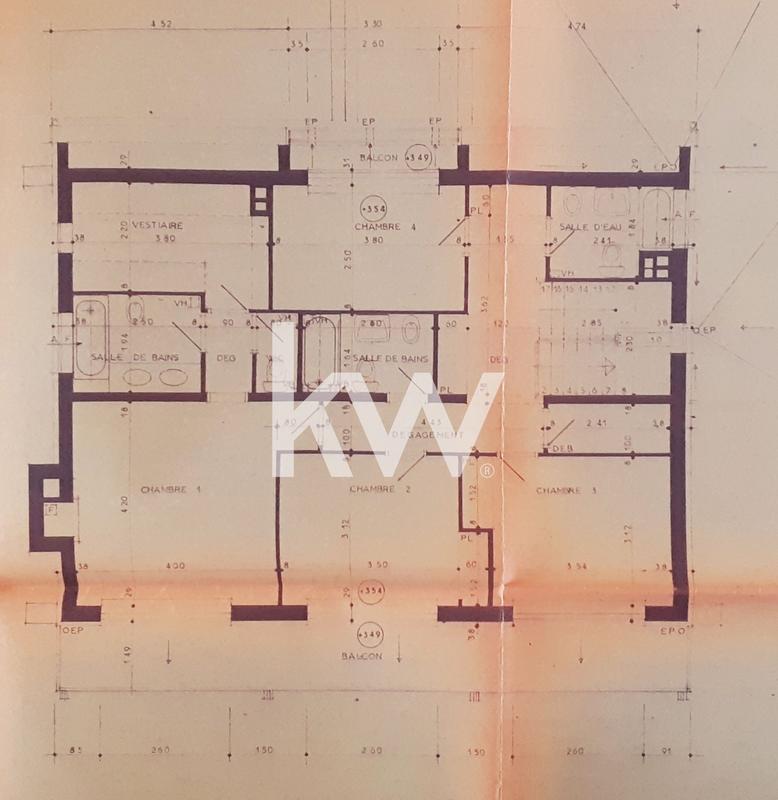 Maison - 180 m² - 8 pièces