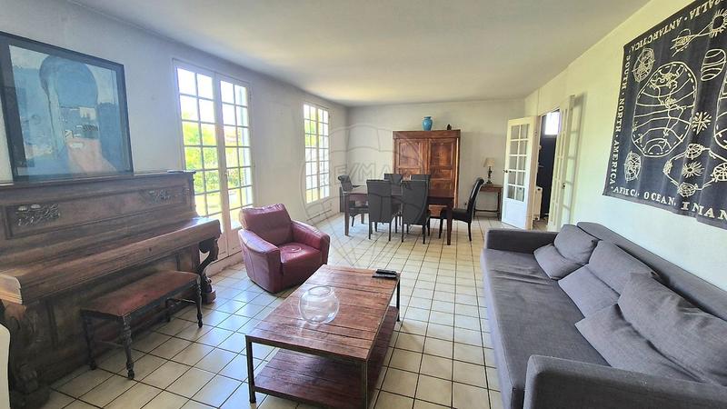 Maison - 180 m² - 7 pièces