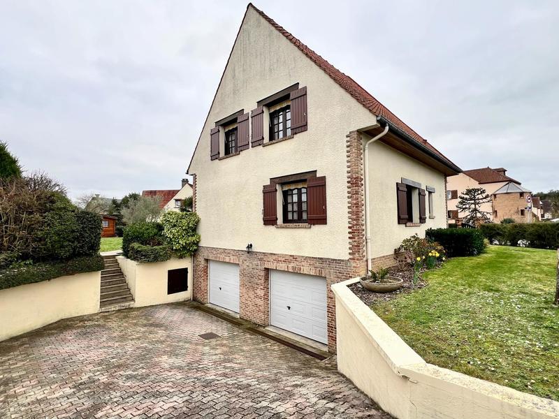 Maison - 183 m² - 6 pièces