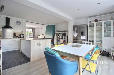 Maison - 97 m² - 4 pièces