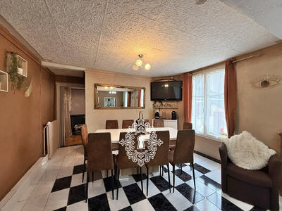 Maison - 95 m² - 5 pièces