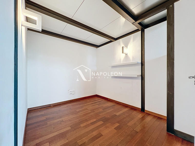Loft - 270 m² - 6 pièces