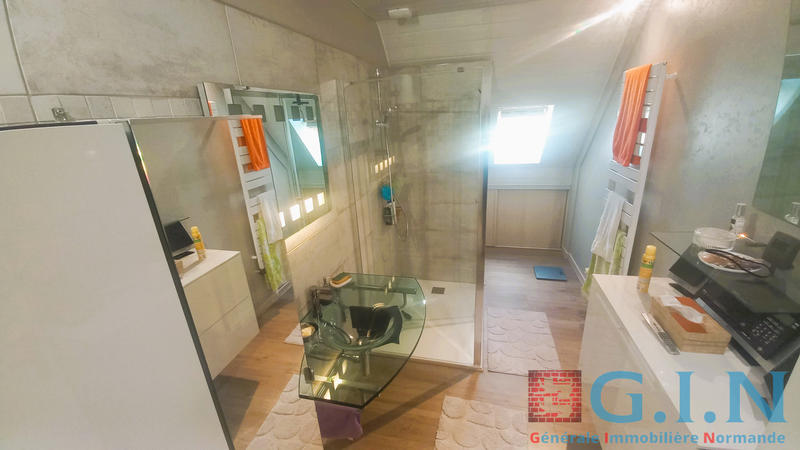 Maison - 170 m² - 7 pièces