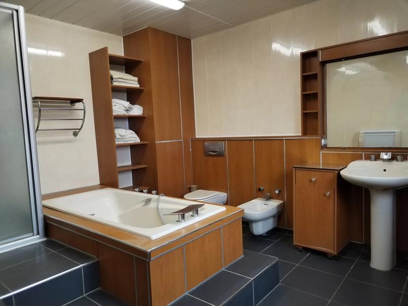 Maison - 291 m² - 12 pièces