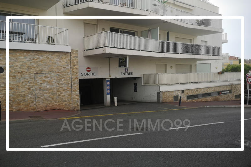 Parking / Garage - 14 m²