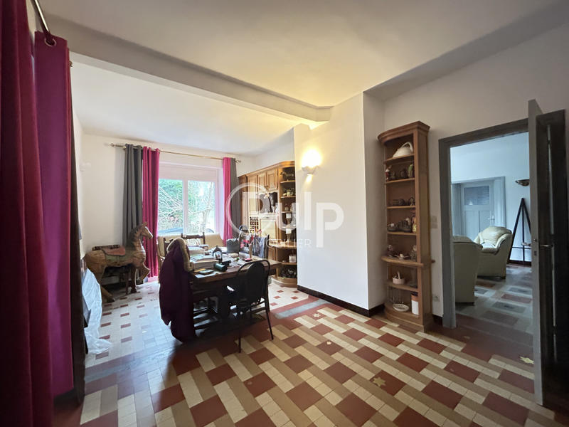 Maison - 180 m² - 8 pièces