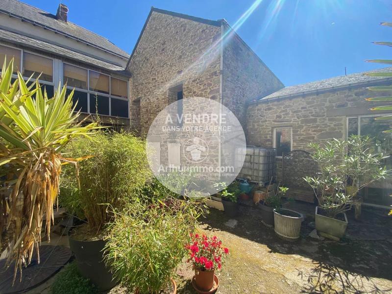 Maison - 228 m² - 8 pièces