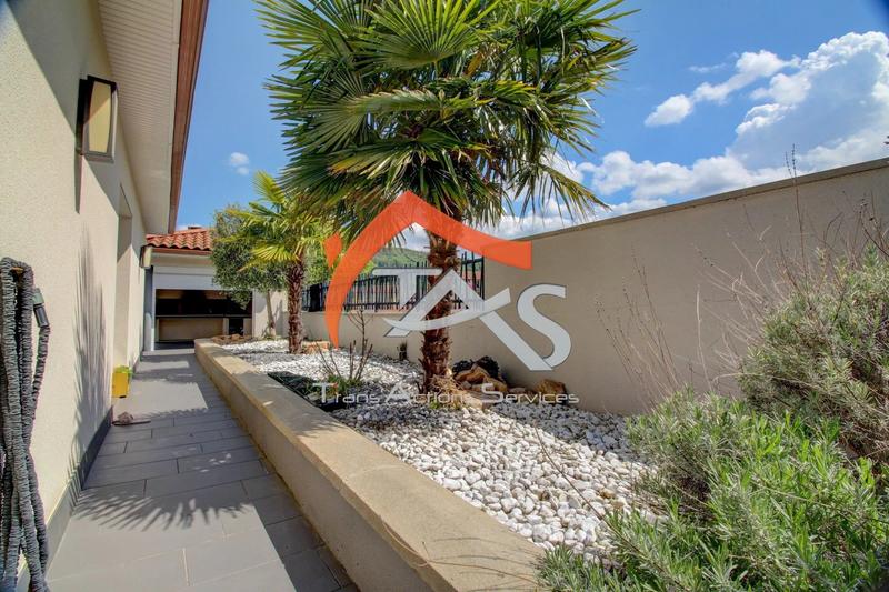 Maison - 137 m² - 5 pièces