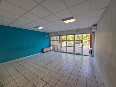 Bureau - 300 m² - 1 pièce
