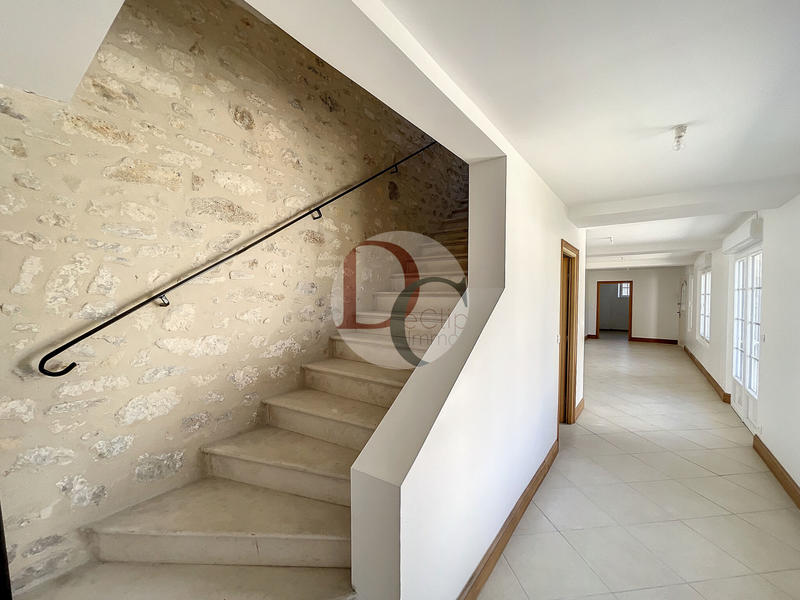 Maison - 316 m² - 11 pièces