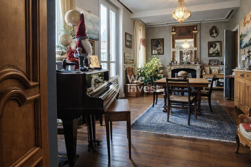 Maison - 401 m² - 11 pièces