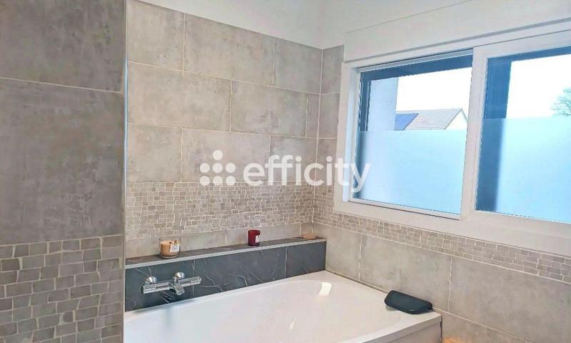 Pavillon - 250 m² - 10 pièces