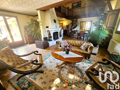 Maison - 225 m² - 8 pièces