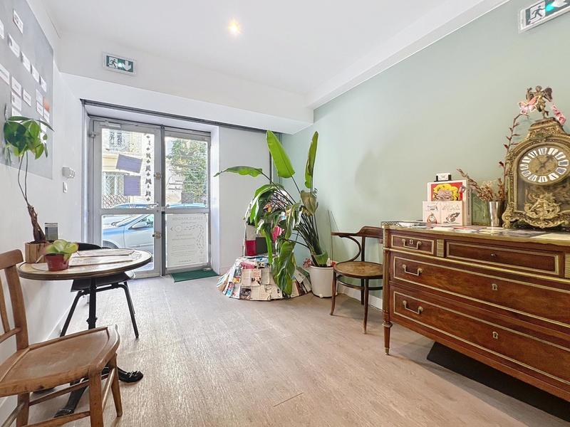 Local commercial - 150 m² - 5 pièces