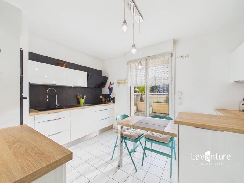 Appartement - 156 m² - 7 pièces