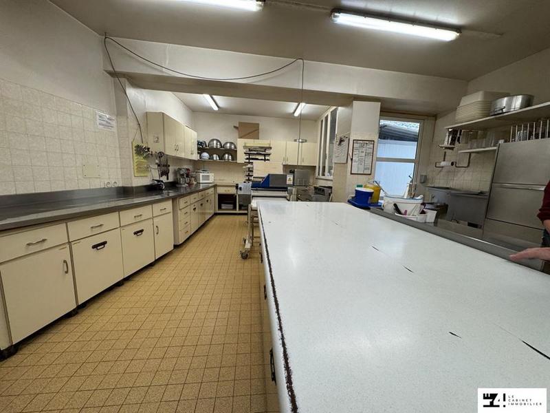 Fonds de commerce - Local commercial - 216 m²