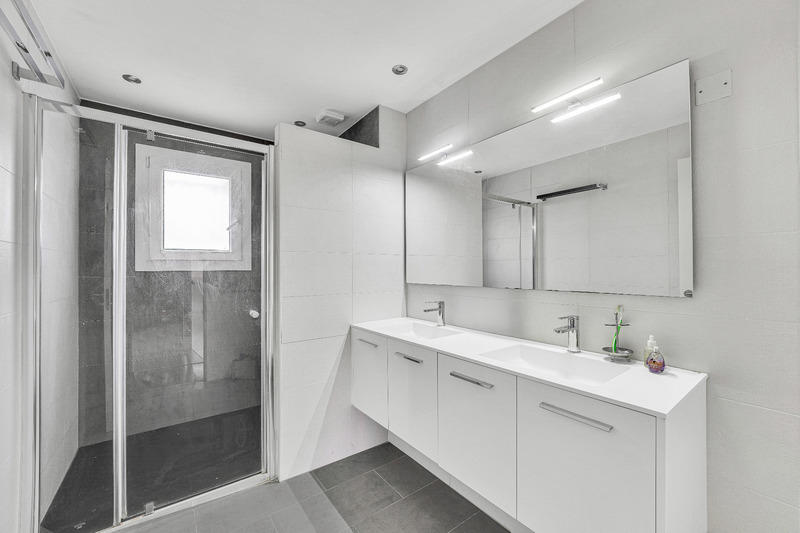 Maison - 180 m² - 8 pièces