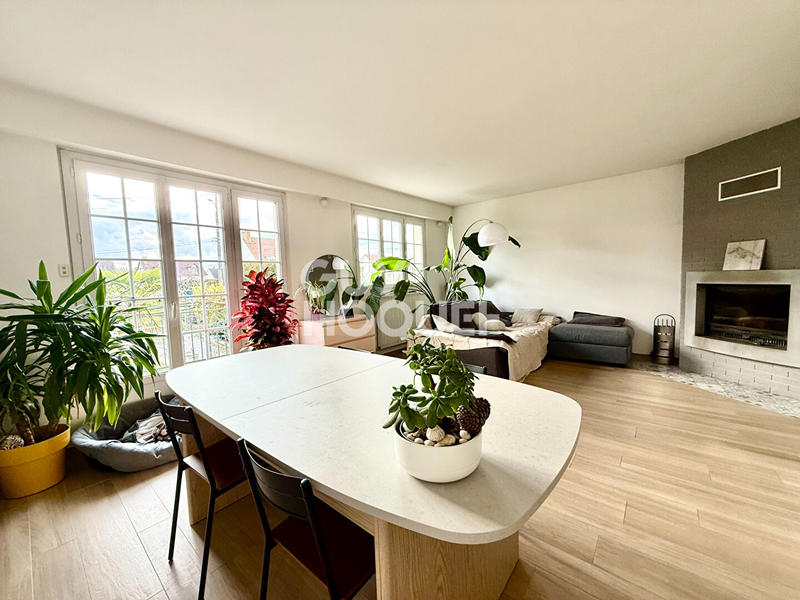 Maison - 95 m² - 4 pièces