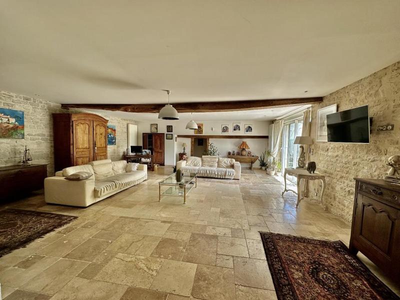 Maison - 177 m² - 6 pièces