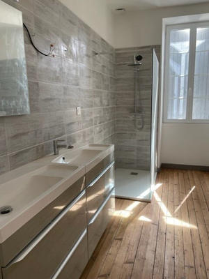 Maison - 280 m² - 6 pièces