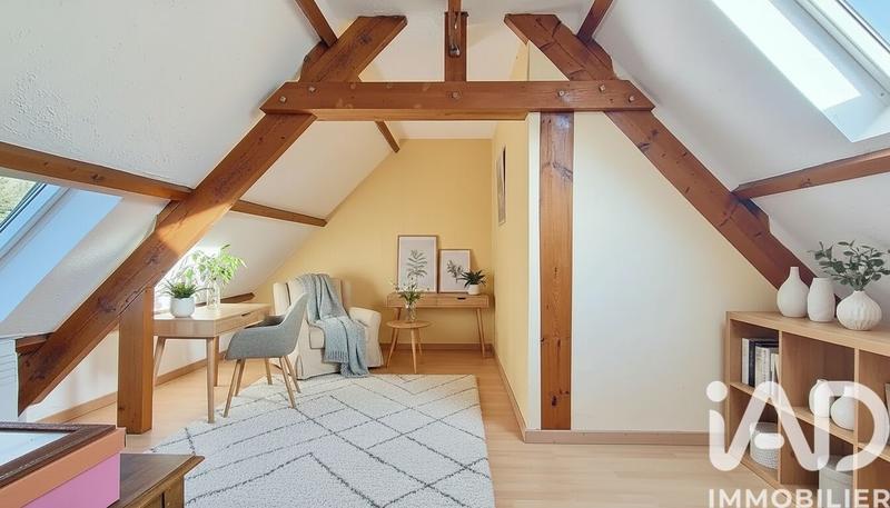 Maison - 210 m² - 7 pièces