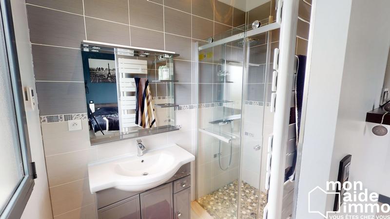 Maison contemporaine - 392 m² - 9 pièces