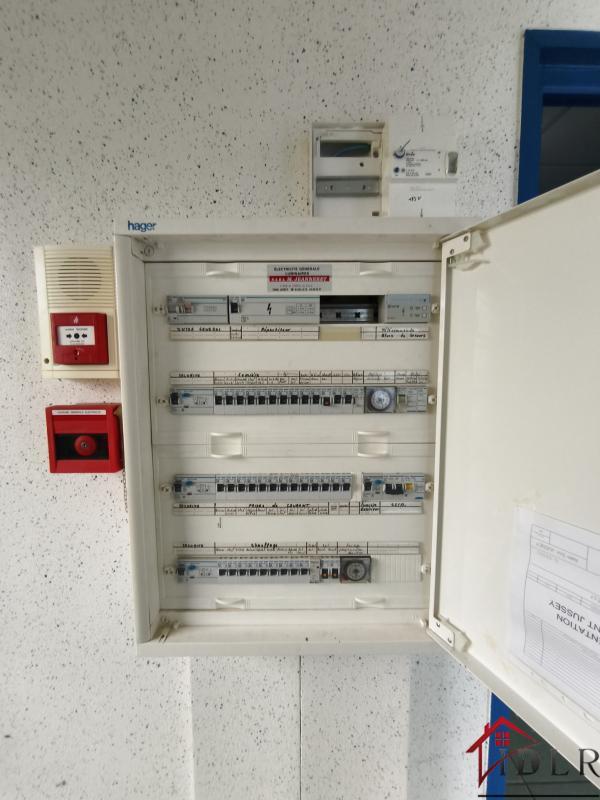 Local d'activité / Entrepôt - 187 m²