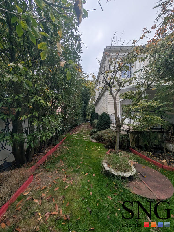 Maison - 275 m² - 6 pièces