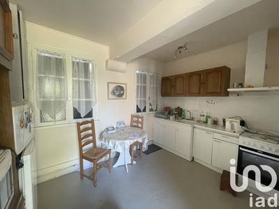 Maison - 221 m² - 6 pièces