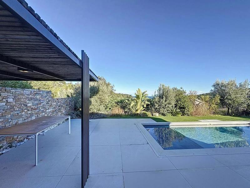 Villa - 180 m² - 6 pièces