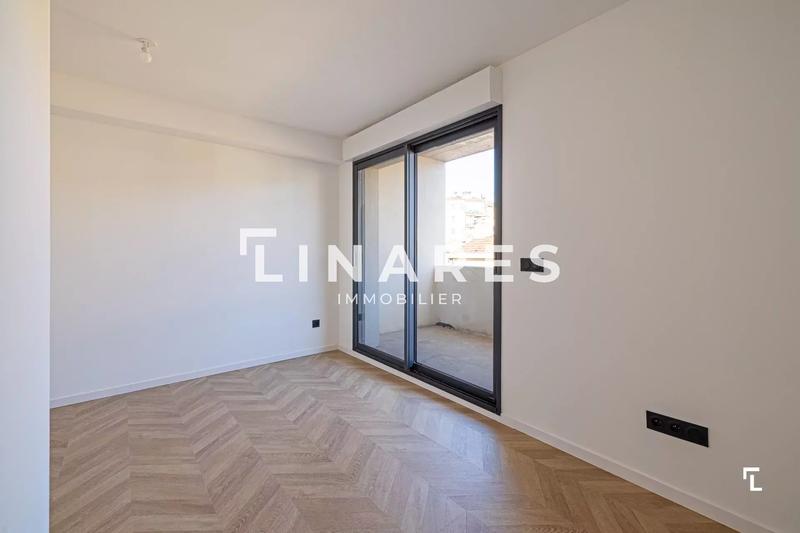 Appartement - 120 m² - 5 pièces
