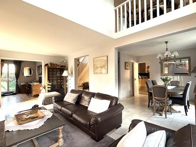 Maison - 145 m² - 6 pièces