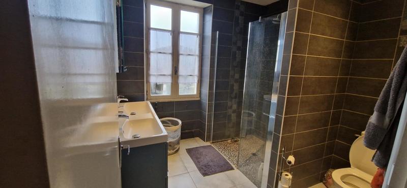 Maison - 213 m² - 8 pièces