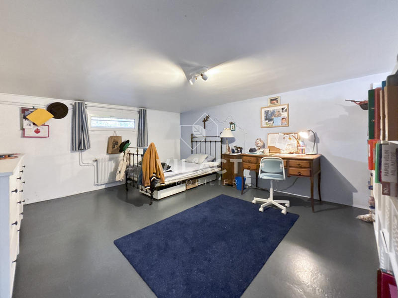 Maison - 200 m² - 7 pièces