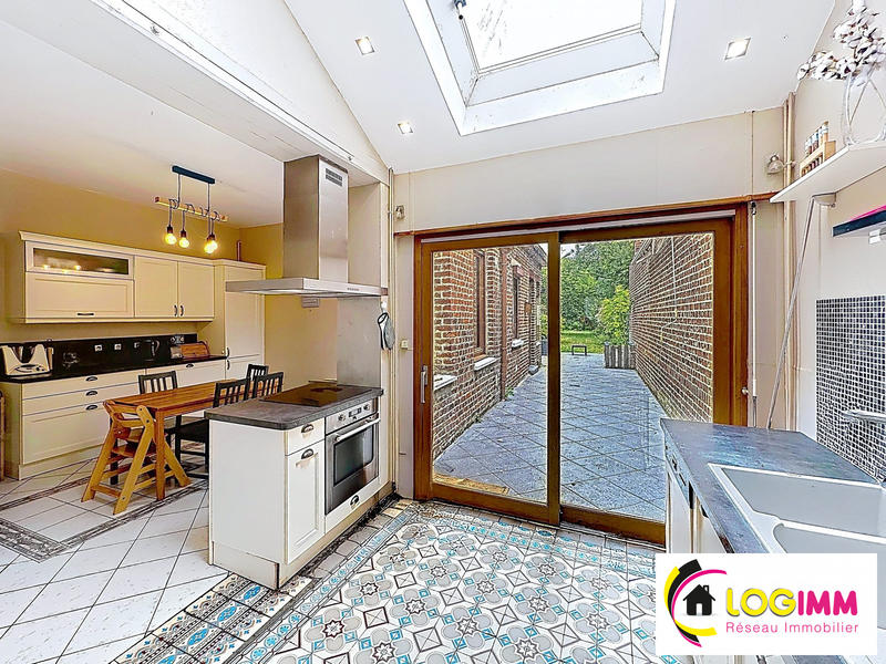 Maison - 170 m² - 9 pièces