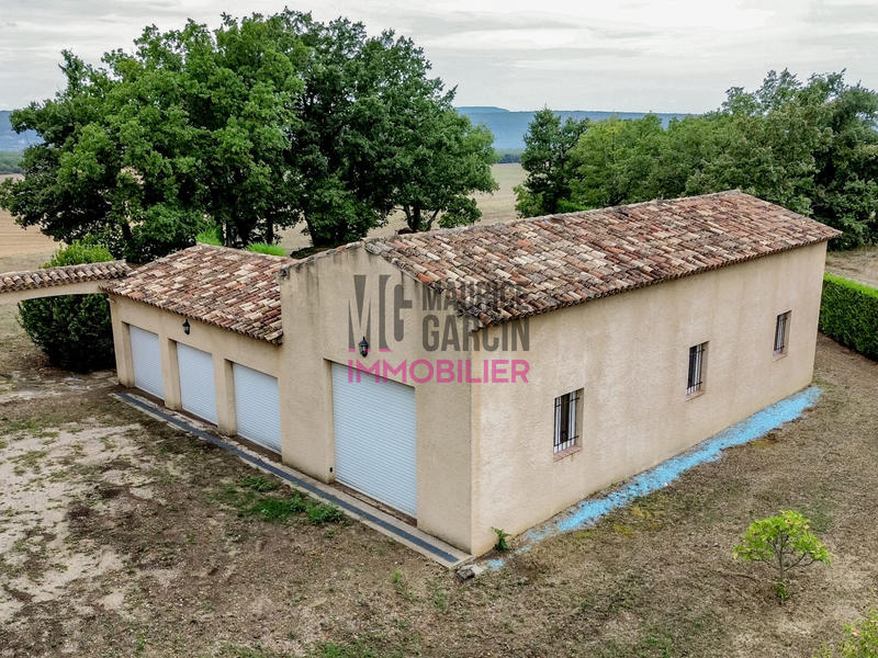 Maison - 250 m² - 9 pièces