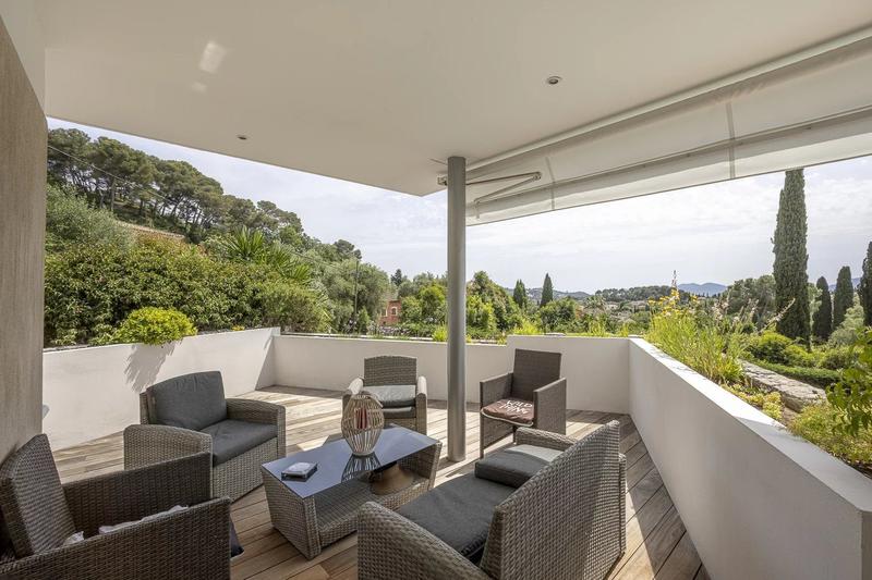 Maison - 202 m² - 5 pièces