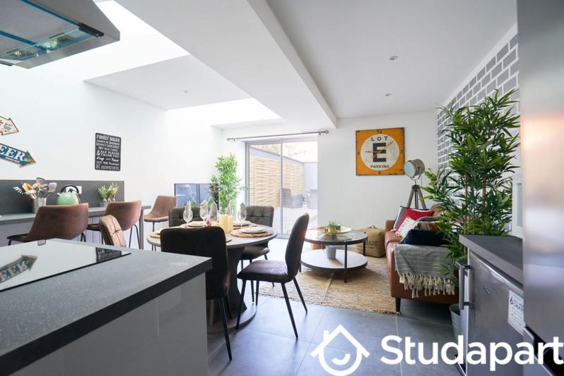 Chambre - 13 m² - 1 pièce