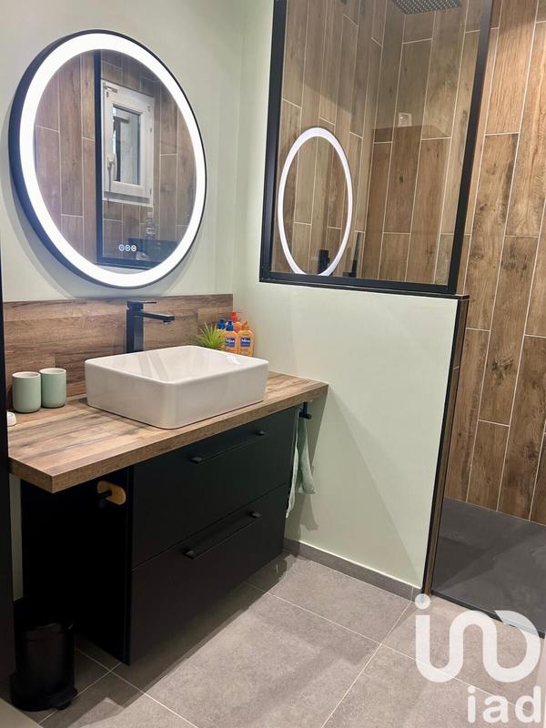 Maison - 200 m² - 8 pièces