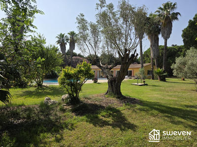 Mas - 360 m² - 10 pièces