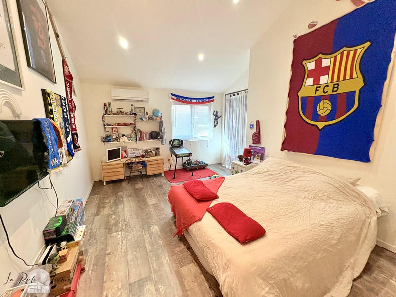 Mas - 210 m² - 5 pièces