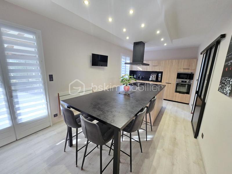 Pavillon - 135 m² - 6 pièces