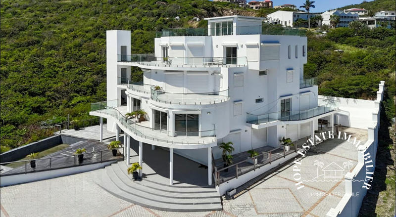 Villa - 1 100 m² - 25 pièces