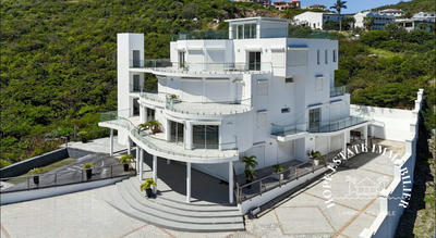 Villa - 1 100 m² - 25 pièces