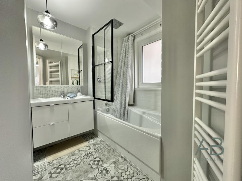 Appartement - 64 m² - 3 pièces