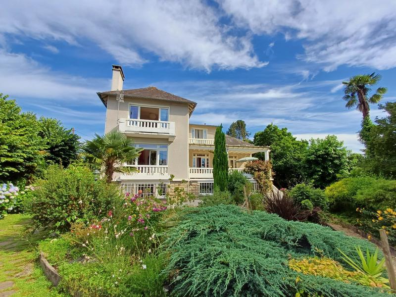 Maison ancienne - 233 m² - 8 pièces