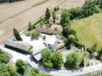 Maison - 700 m² - 24 pièces